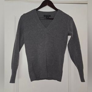 Banana Republic Women's Merino Wool Charcoal Gray V-Neck Sweater Size XS